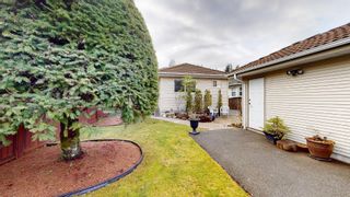 Photo 3: 1833 MAMQUAM Road in Squamish: Garibaldi Estates House for sale : MLS®# R2751816