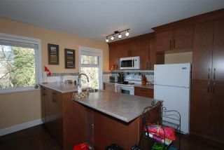 Photo 3: 176 JAMES Road in Port Moody: Port Moody Centre Townhouse for sale in "Tall Trees Estate" : MLS®# R2246456