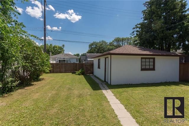 Photo 18: Photos: 1128 Warsaw Avenue in Winnipeg: Residential for sale (1Bw)  : MLS®# 1819647