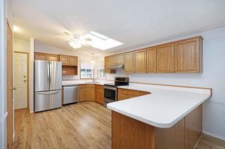 Photo 6: 18 4714 Muir Rd in Courtenay: CV Courtenay City Manufactured Home for sale (Comox Valley)  : MLS®# 889909