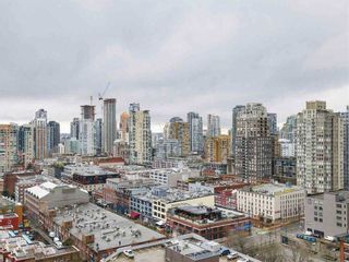 Photo 1: 2305 930 CAMBIE Street in Vancouver: Yaletown Condo for sale in "PACIFIC PLACE LANDMARK 2" (Vancouver West)  : MLS®# R2224236