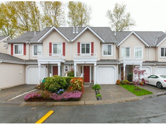 Main Photo: 32 13499 92ND Avenue in Surrey: Queen Mary Park Surrey Townhouse for sale in "Chatham Lane" : MLS®# F1414205