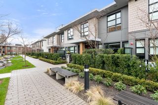 Photo 2: 206 1055 RIDGEWOOD Drive in North Vancouver: Edgemont Townhouse for sale in "CONNAUGHT" : MLS®# R2769125