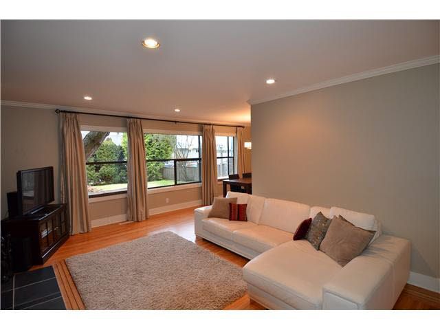 Main Photo: 418 E 10th St. in North Vancouver: Central Lonsdale House for sale : MLS®# V929655