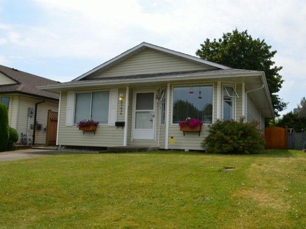 Main Photo: 45434 MEADOWBROOK Drive in Chilliwack: Chilliwack W Young-Well House for sale : MLS®# H1302909