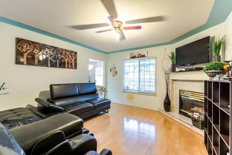 Photo 2: Photos: 10117 160 Street in Surrey: Guildford House for sale (North Surrey)  : MLS®# R2121367