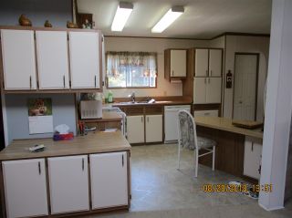 Photo 8: 57 2305 200 Street in Langley: Brookswood Langley Manufactured Home for sale in "CEDAR LANE" : MLS®# R2357125