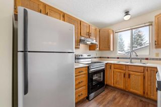 Photo 9: 18 Woodglen Crescent SW in Calgary: Woodbine Detached for sale : MLS®# A2124242