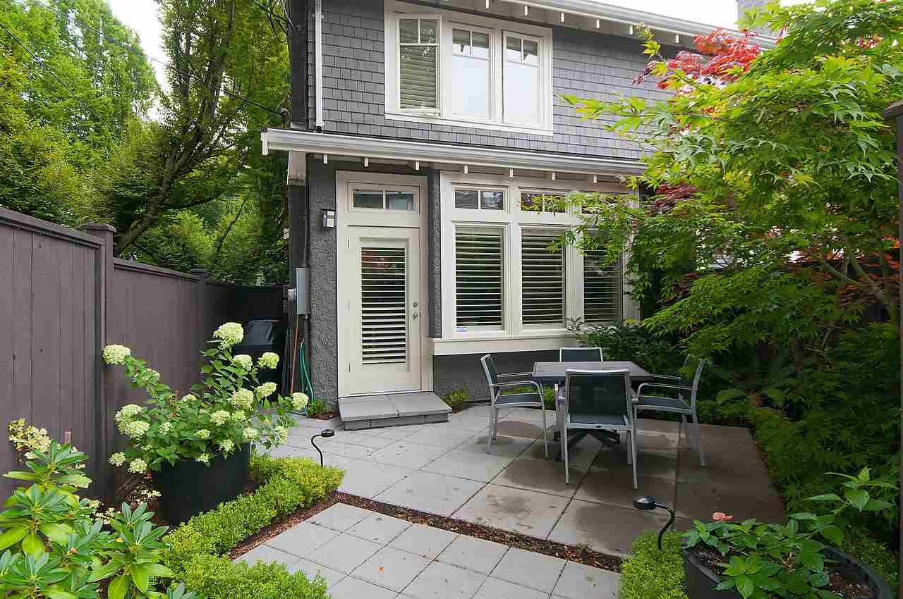 Main Photo: 2308 TRAFALGAR Street in Vancouver: Kitsilano Townhouse for sale (Vancouver West)  : MLS®# R2098100