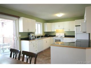 Photo 2: 10049 Judson Pl in SIDNEY: Si Sidney North-East House for sale (Sidney)  : MLS®# 663202