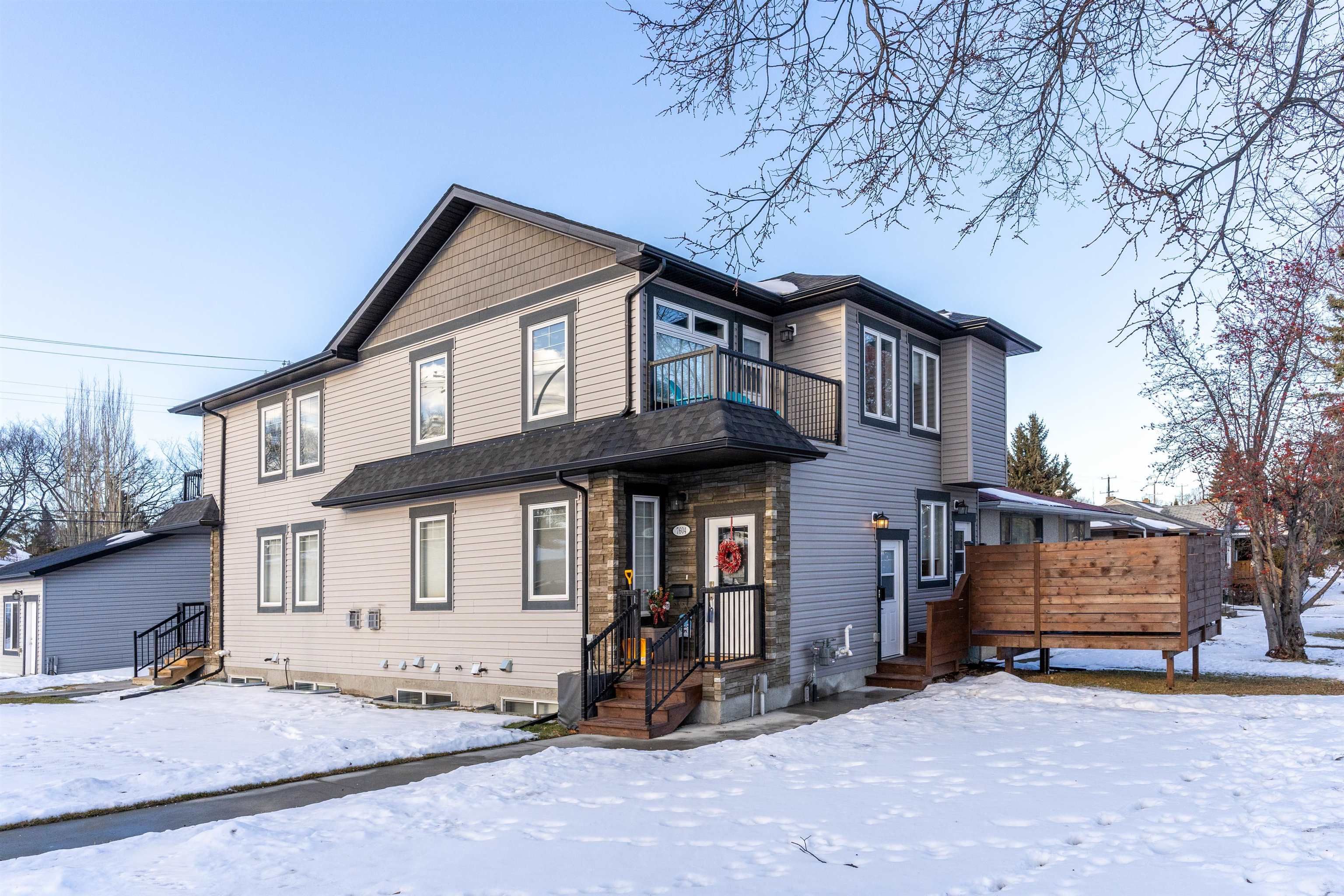 Main Photo: 7604 104 Avenue in Edmonton: Zone 19 House Half Duplex for sale : MLS®# E4271215