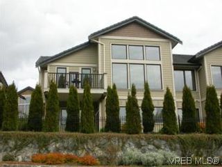 Photo 2: 11 630 Brookside Rd in VICTORIA: Co Latoria Row/Townhouse for sale (Colwood)  : MLS®# 534823