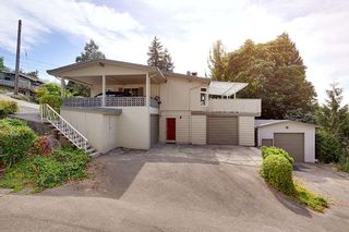 Photo 1: 134 MONTGOMERY Street in Coquitlam: Cape Horn House for sale : MLS®# R2404412
