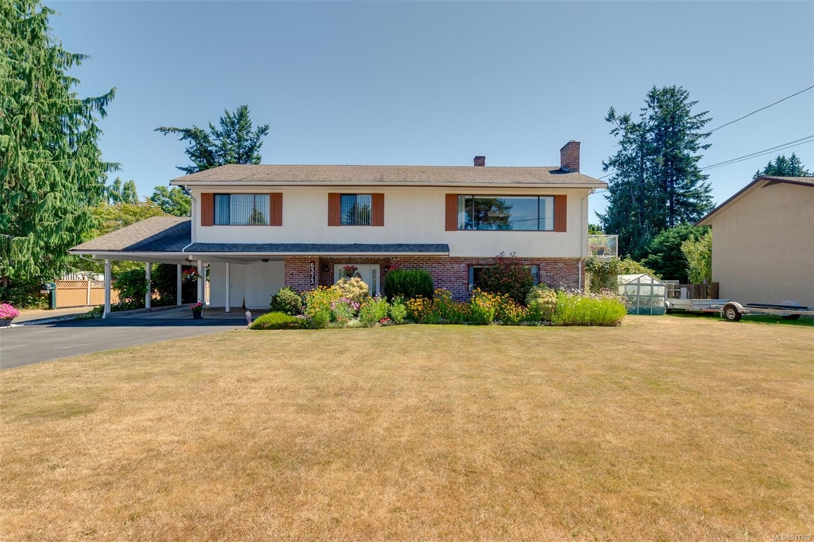 Main Photo: 6373 Rodolph Rd in Central Saanich: CS Tanner House for sale : MLS®# 911789