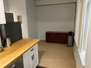 Photo 8: Main 208 Carlton Street in Toronto: Cabbagetown-South St. James Town House (Apartment) for lease (Toronto C08)  : MLS®# C8168298
