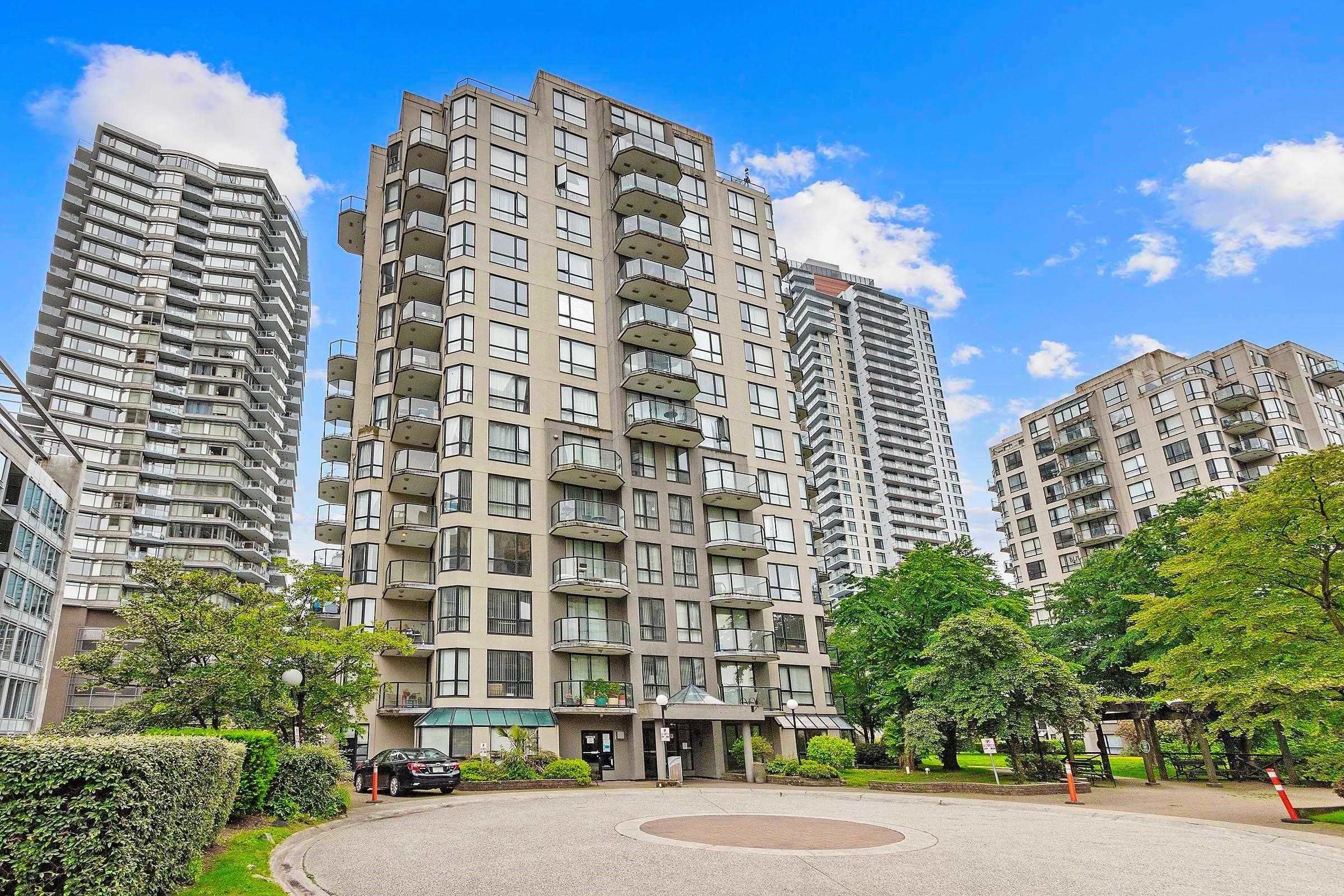Main Photo: 1402 828 AGNES Street in New Westminster: Downtown NW Condo for sale in "WESTMINSTER TOWERS" : MLS®# R2773583