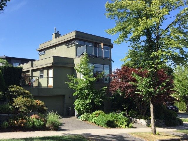 Main Photo: 2004 E 4TH Avenue in Vancouver: Grandview Woodland 1/2 Duplex for sale (Vancouver East)  : MLS®# R2432361
