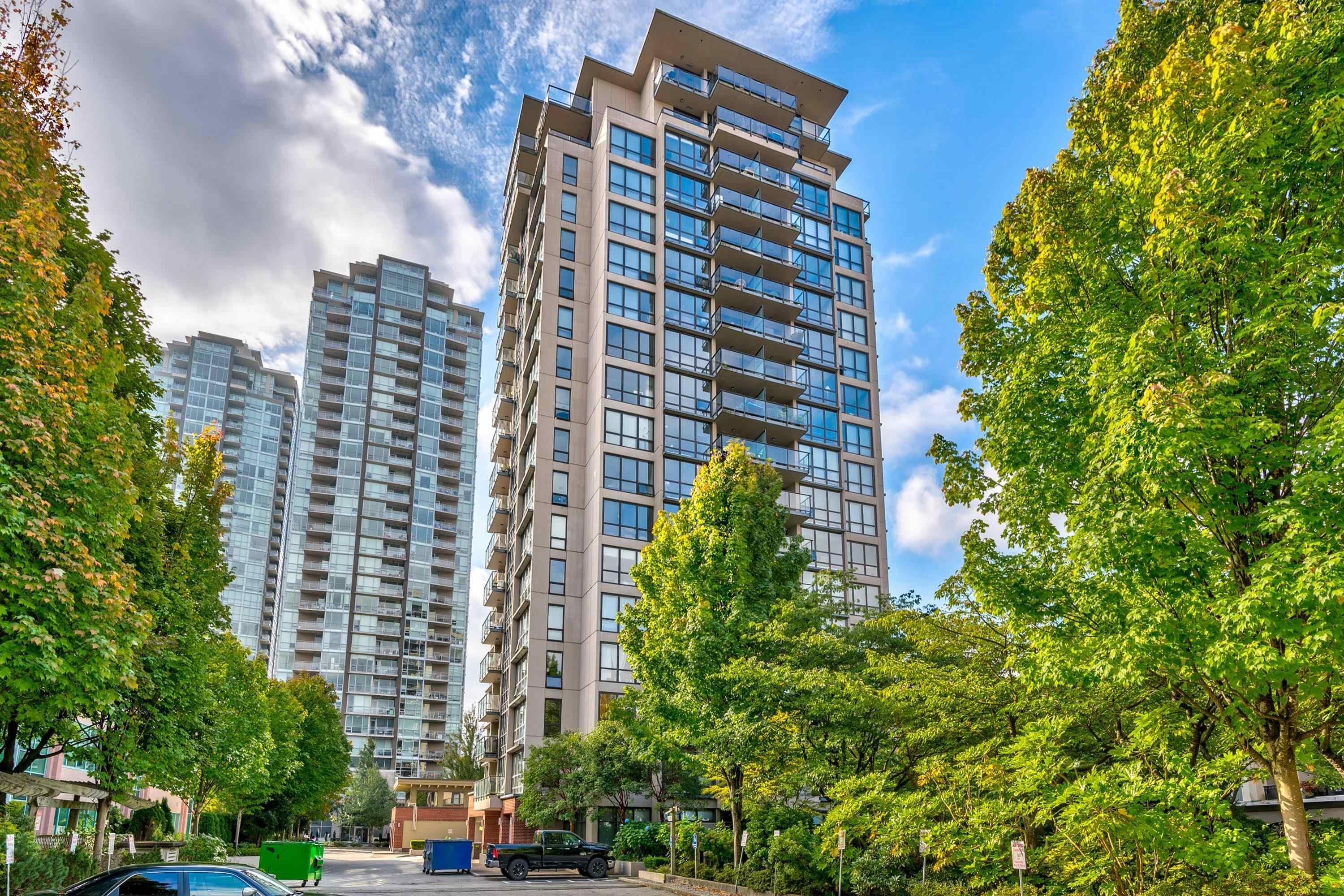 Main Photo: 801 2959 GLEN Drive in Coquitlam: North Coquitlam Condo for sale in "THE PARC" : MLS®# R2752864