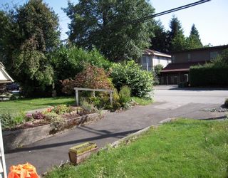 Photo 2: 1654 ROSS Road in North_Vancouver: Lynn Valley House for sale in "LYNN VALLEY" (North Vancouver)  : MLS®# V733802