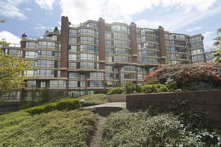 Photo 2: 202 1490 PENNYFARTHING Drive in Vancouver: False Creek Condo for sale in "HARBOUR COVE" (Vancouver West)  : MLS®# V977927