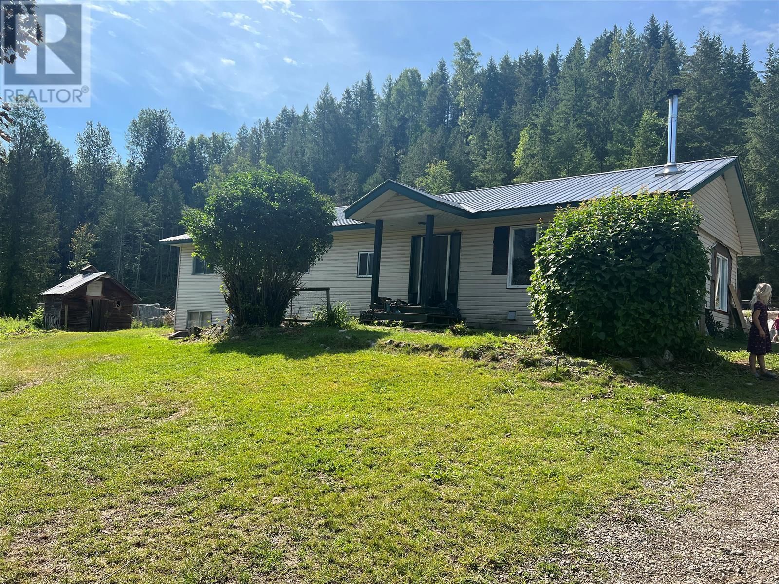 Main Photo: 1538 Highway 6, in Lumby: House for sale : MLS®# 10272062