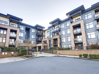 Photo 2: 109 20068 FRASER Highway in Langley: Langley City Condo for sale in "Varsity" : MLS®# R2574684