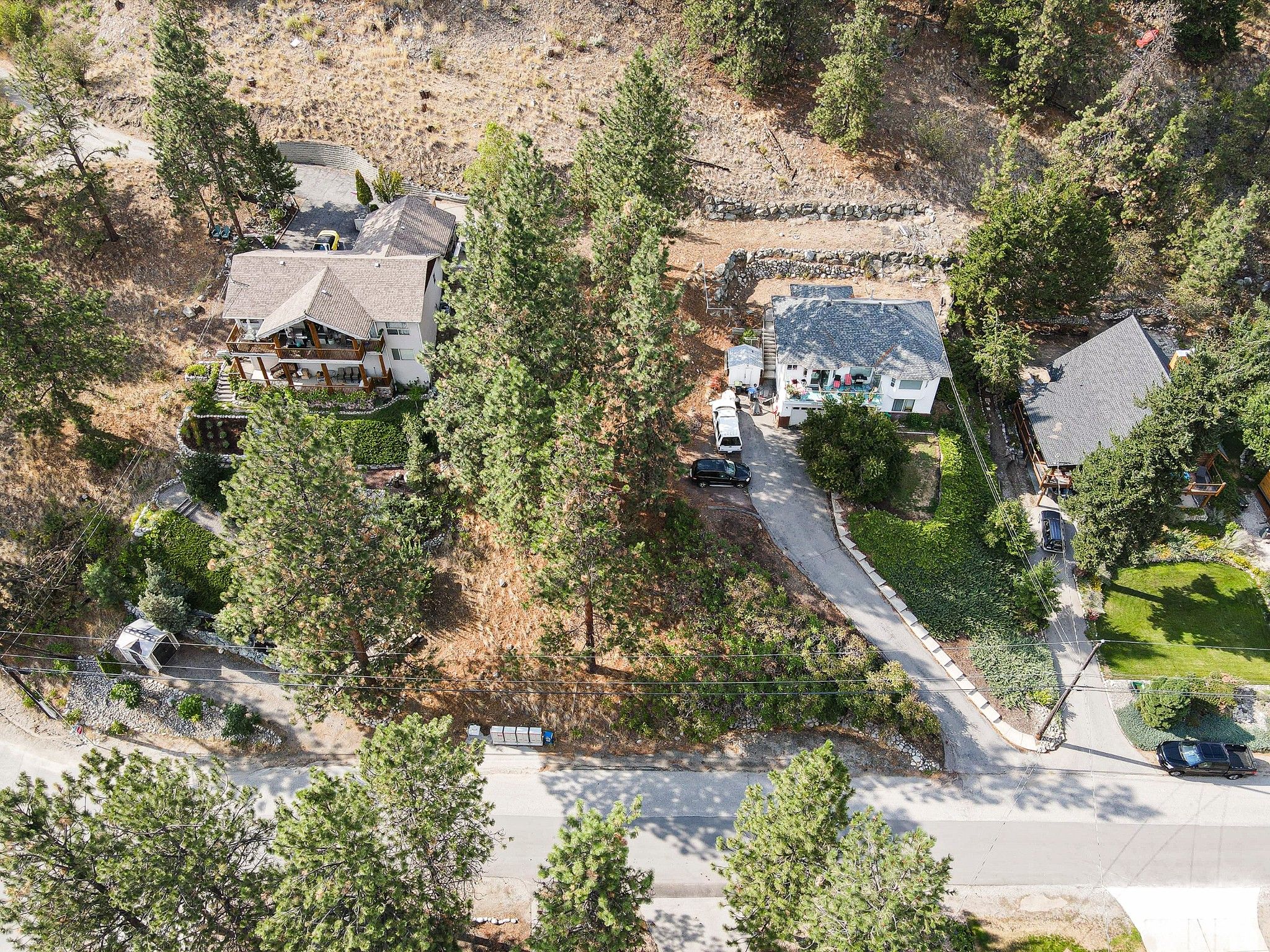 Main Photo: 3993  Ponderosa Place in Peachland: Vacant Land  : MLS®# 10246219