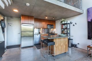 Photo 4: 512 1540 W 2ND Avenue in Vancouver: False Creek Condo for sale in "WATERFALL BUILDING BY ARTHER ERI" (Vancouver West)  : MLS®# R2186544