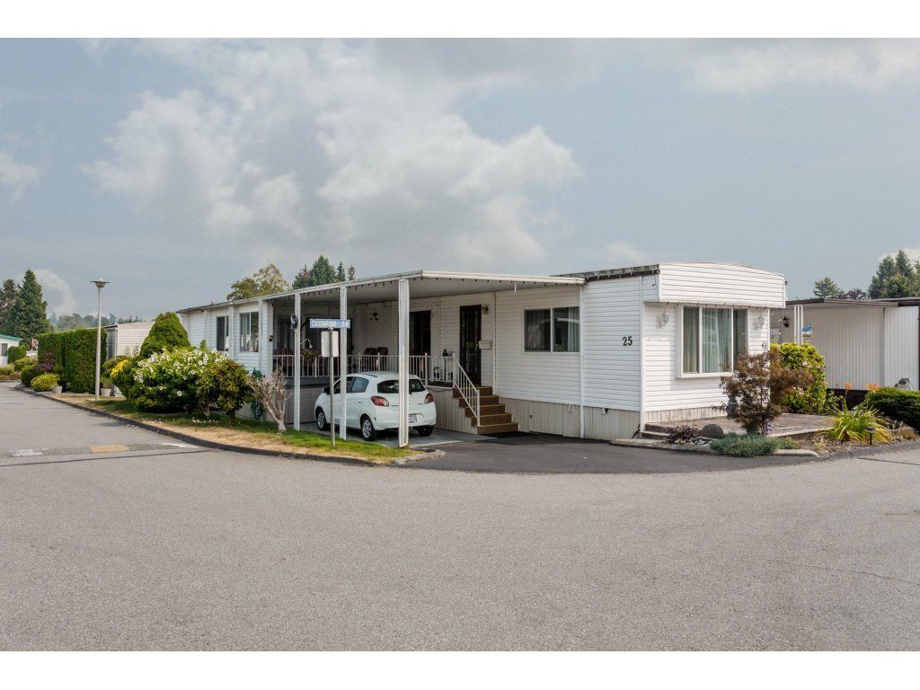 Main Photo: 25 15875 20 Avenue in Surrey: King George Corridor Manufactured Home for sale in "Searidge Bays" (South Surrey White Rock)  : MLS®# R2195866