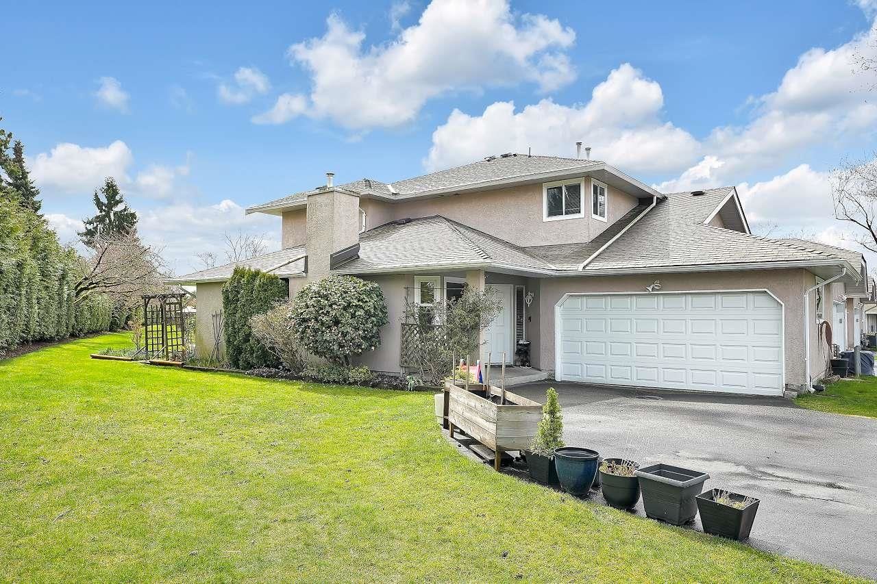 Main Photo: 134 15501 89A Avenue in Surrey: Fleetwood Tynehead Townhouse for sale in "THE AVONDALE" : MLS®# R2769619