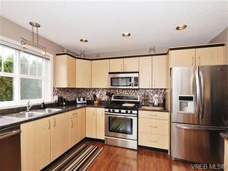 Photo 8: 804 Gannet Court in VICTORIA: La Bear Mountain Residential for sale (Langford)  : MLS®# 338049