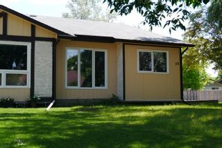 Photo 1: 58 Lake Village Road in Winnipeg: Waverley Heights Single Family Attached for sale (South Winnipeg)  : MLS®# 1518692