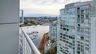 Photo 4: 3307 1199 MARINASIDE Crescent in Vancouver: Yaletown Condo for sale in "AQUARIUS 1" (Vancouver West)  : MLS®# R2825294