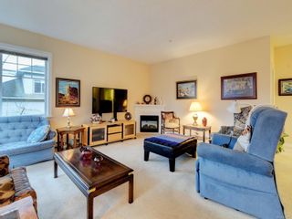 Photo 2: 201 9950 Fourth St in Sidney: Si Sidney North-East Condo for sale : MLS®# 927407
