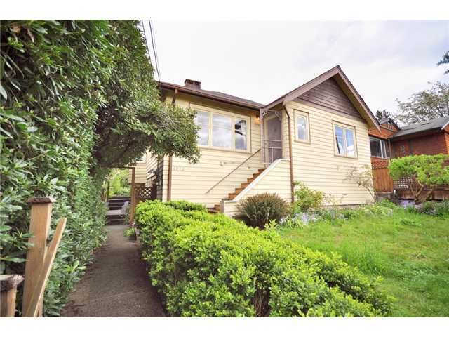 Main Photo: 1275 ESQUIMALT AVE in West Vancouver: Ambleside House for sale : MLS®# V884101