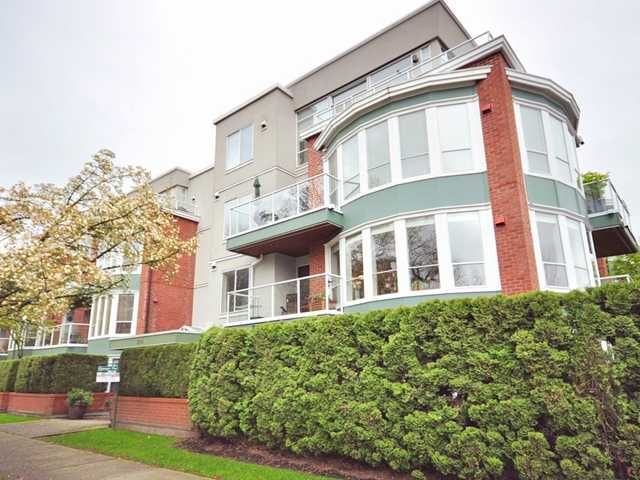 Main Photo: 207 2288 W 12TH Avenue in Vancouver: Kitsilano Condo for sale in "CONNAUGHT POINT" (Vancouver West)  : MLS®# V820109