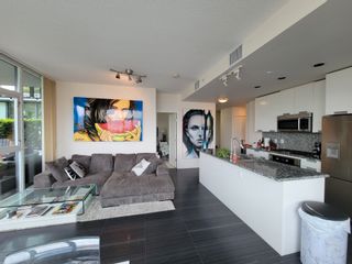 Photo 4: 865 2080 W BROADWAY in Vancouver: Kitsilano Condo for sale in "PINNACLE ON BROADWAY" (Vancouver West)  : MLS®# R2780930