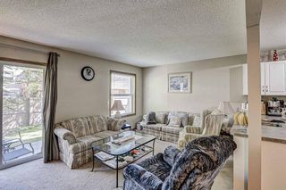 Photo 2: 35 Everstone Place SW in Calgary: Evergreen Row/Townhouse for sale : MLS®# A1221742