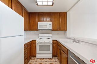 Photo 6: 121 S Hope Street Unit 320 in Los Angeles: Residential for sale (C42 - Downtown L.A.)  : MLS®# 23273565