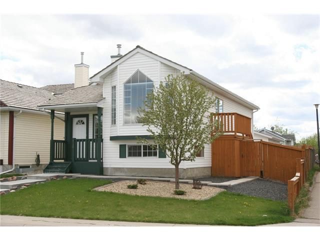 Main Photo: 416 MT ABERDEEN Close SE in Calgary: McKenzie Lake House for sale : MLS®# C4116988