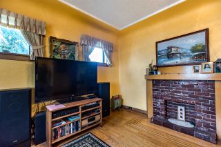 Photo 3: 2796 E 16TH Avenue in Vancouver: Renfrew Heights House for sale (Vancouver East)  : MLS®# R2435685