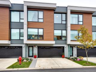 Photo 1: 25 3597 MALSUM Drive in North Vancouver: Roche Point Townhouse for sale in "Seymour Village Phase 3" : MLS®# R2754428