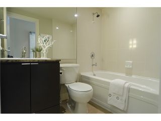 Photo 11: 3782 COMMERCIAL Street in Vancouver: Victoria VE Townhouse for sale in "BRIX" (Vancouver East)  : MLS®# V1044433