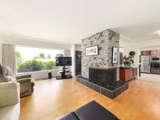 Photo 5: 739 HUNTINGDON CRESCENT in North Vancouver: Dollarton House for sale : MLS®# R2478895