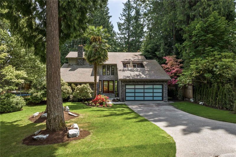 FEATURED LISTING: 1007 Kentwood Pl Saanich
