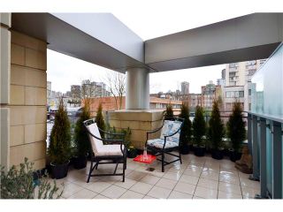 Photo 9: 302 1863 ALBERNI Street in Vancouver: West End VW Condo for sale in "LUMIERE" (Vancouver West)  : MLS®# V931641