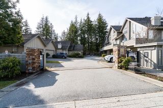 Photo 2: 2892 PANORAMA Drive in Coquitlam: Westwood Plateau Townhouse for sale in "Silver Oaks" : MLS®# R2760972