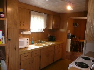 Photo 2: 142 201 CAYER Street in Coquitlam: Maillardville Manufactured Home for sale in "WILDWOOD PARK" : MLS®# R2172334