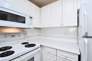 Photo 3: 203 15111 RUSSELL Avenue: White Rock Condo for sale in "Pacific Terrace" (South Surrey White Rock)  : MLS®# R2102035