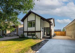 Photo 1: 115 Petriw Bay in Winnipeg: Meadows West Residential for sale (4L)  : MLS®# 202223336
